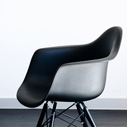 imagen silla moderna negra